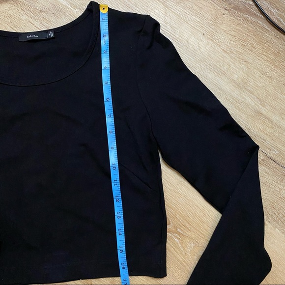 Talula Fitted Long Sleeve Crop Top from Aritzia - Picture 9 of 10
